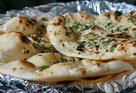 Naan à l'ail Garlic naan